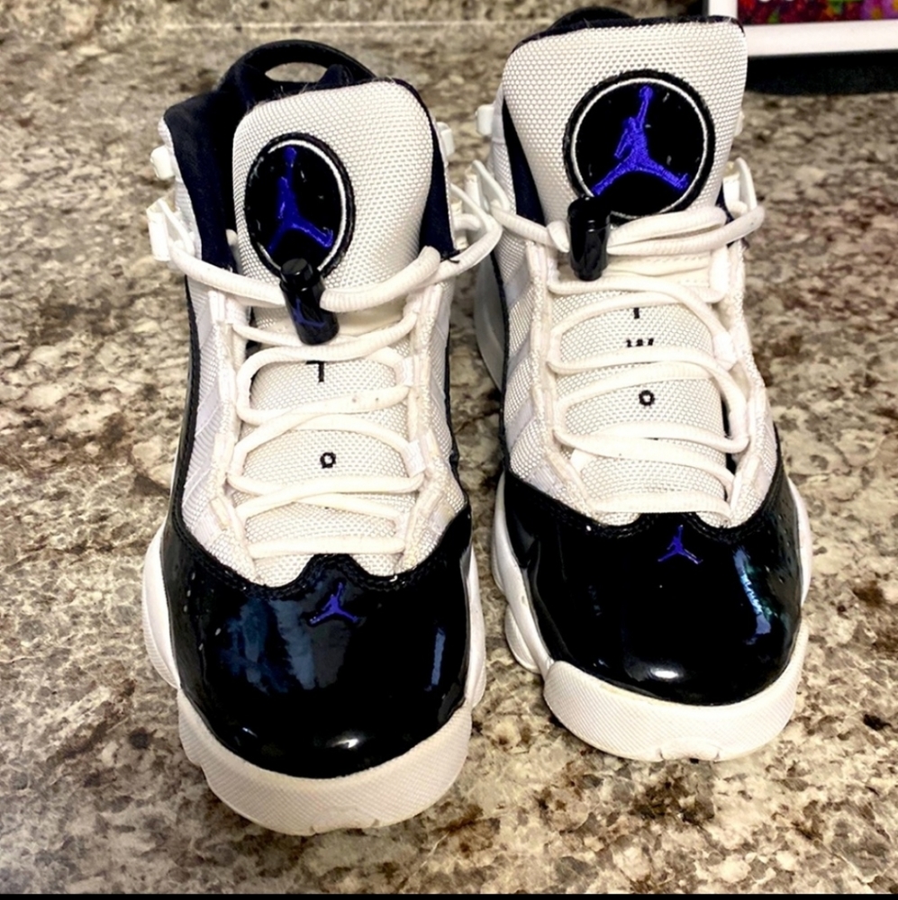 Big kids Jordan 6 sneakers size 5
